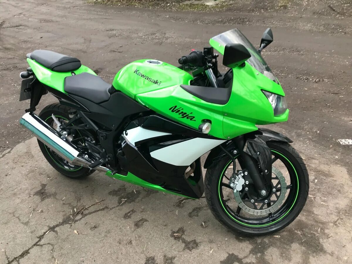 Kawasaki z750 2011. Кавасаки салон москва. Мотоцикл kawasaki ninja h2. Kawasaki xr. Кавасаки москва.