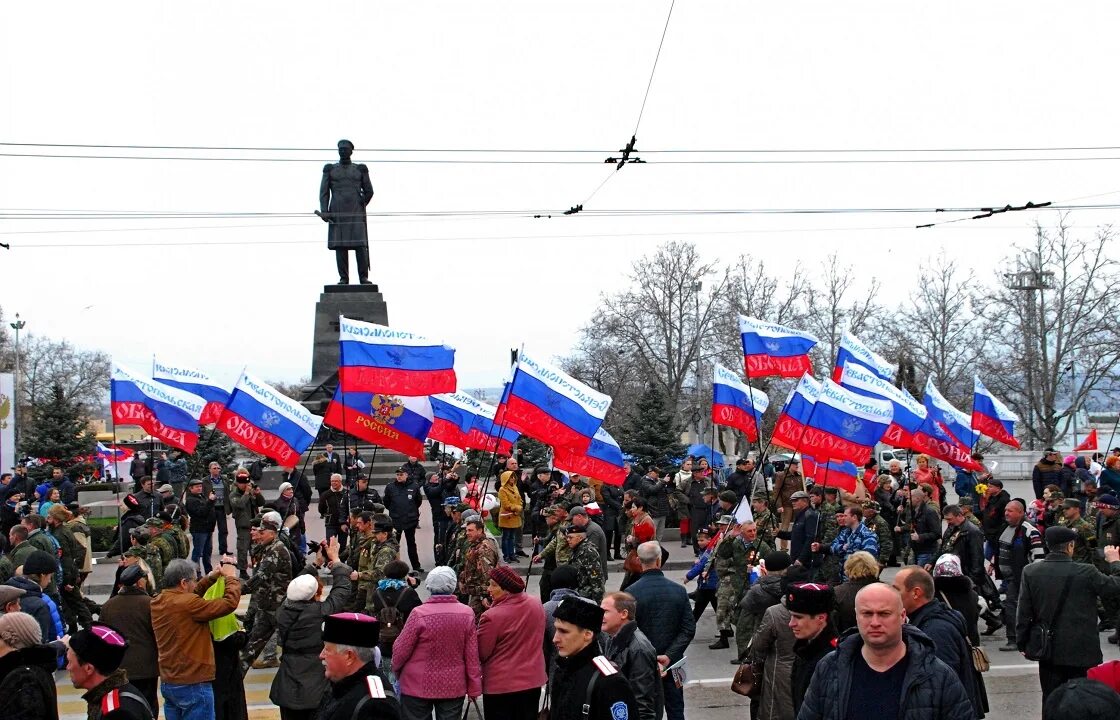 Годовщина русской весны. Воссоединение Севастополя с Россией площадь Нахимова.