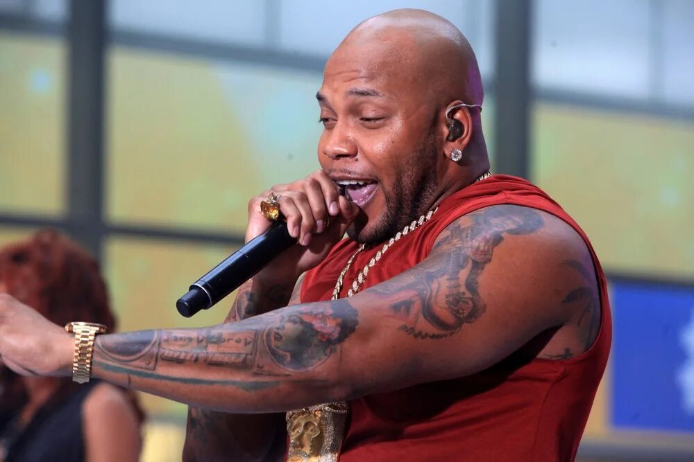Фло это. Florida певец. Flo rida 2005. Фло. Фло это.
