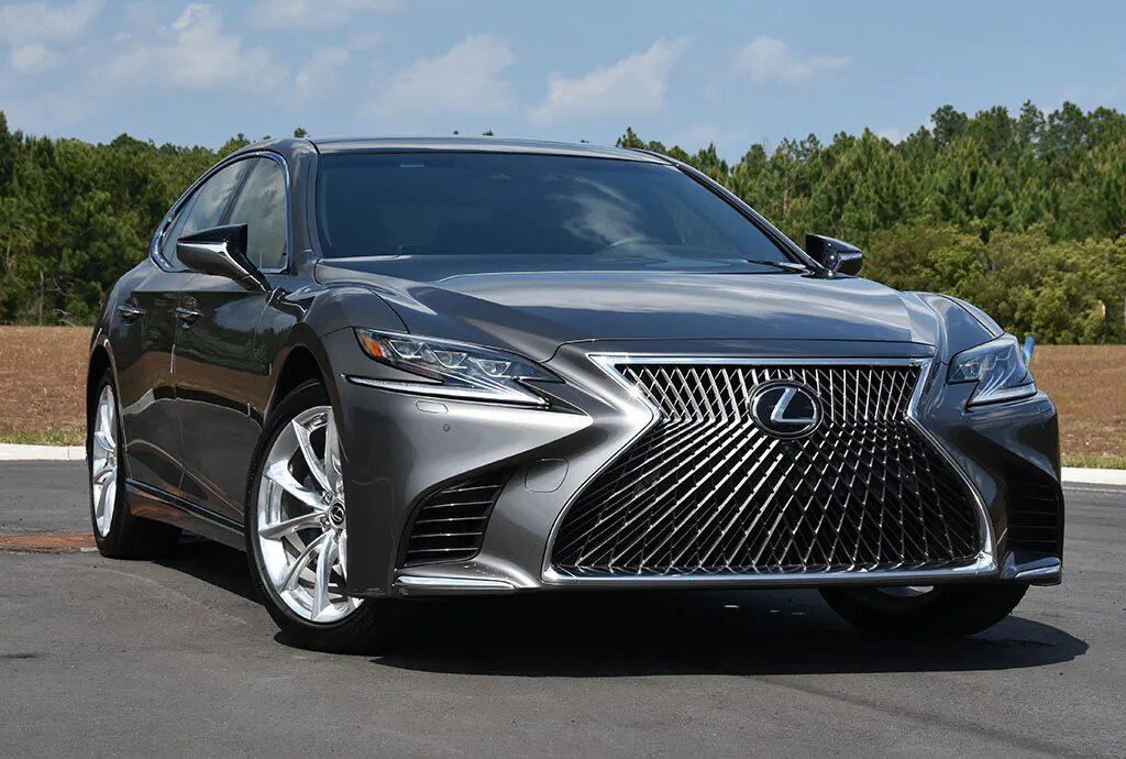 Лексус 2020 купить. Лексус лс 500 2020. Лексус лс 500 2022. Lexus ls300 2020. Лексус седан 2020.