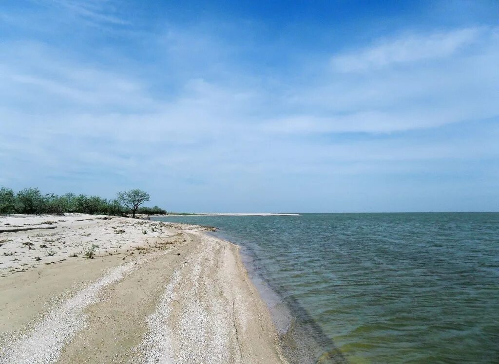 Поселок ясенская переправа. Ясенская переправа азовское море. Ясенская коса. Ясенская переправа. Ейск ясенская переправа.
