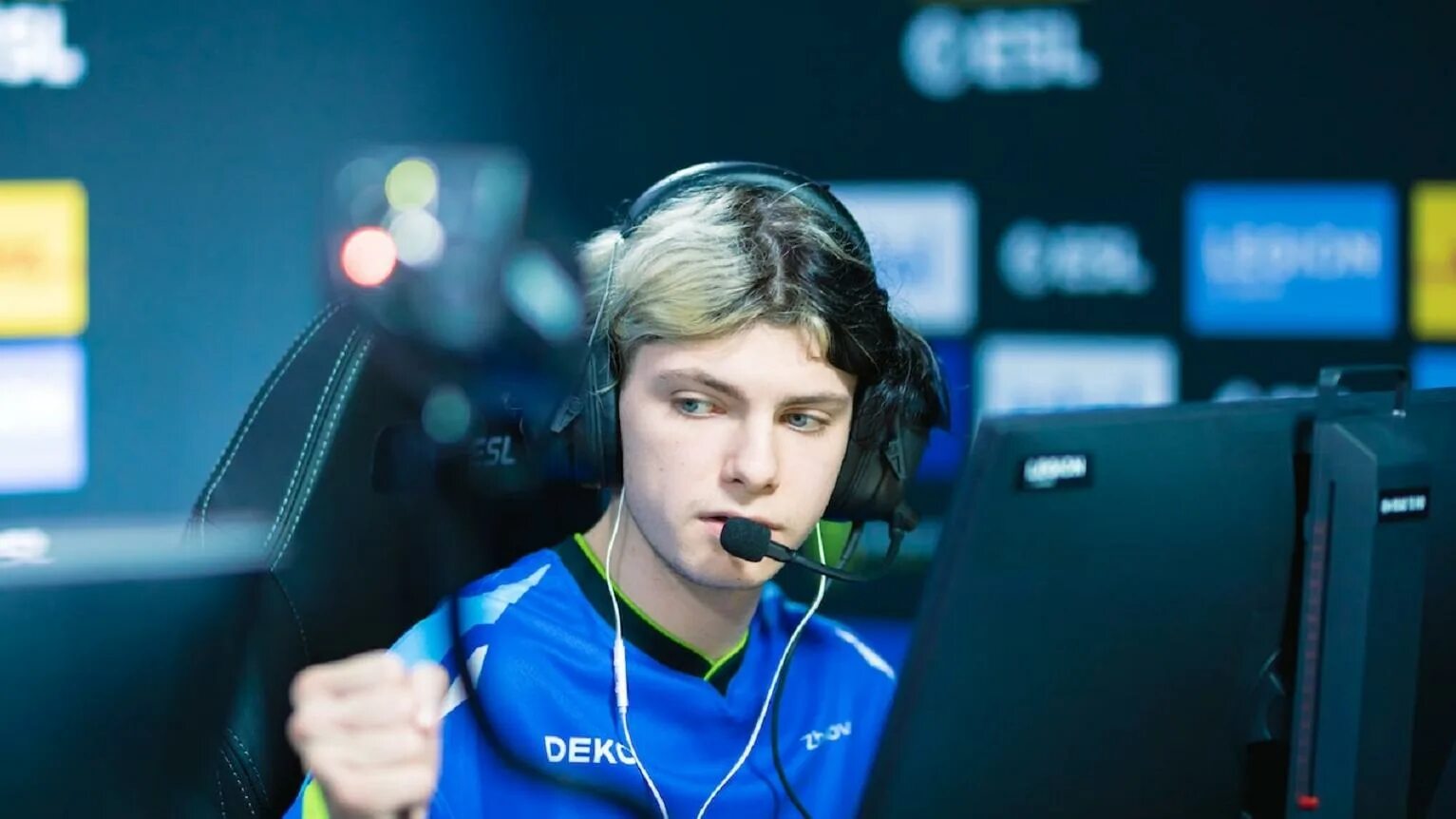 Кс деко. Деко стример. Деко кс. Деко кс прическа. Деко игрок кс го.