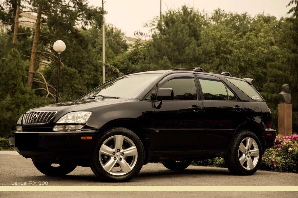 Lexus 300 rx300. Лексус РХ 300 1 поколение. Лексус rx300 1 поколение. Лексус rx300 2000г.