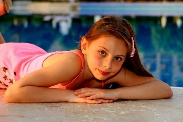 Камкиттис запретка. Charming moon. Камкиттис secrets голден мун. Purple moon обои. Суджин солистка.