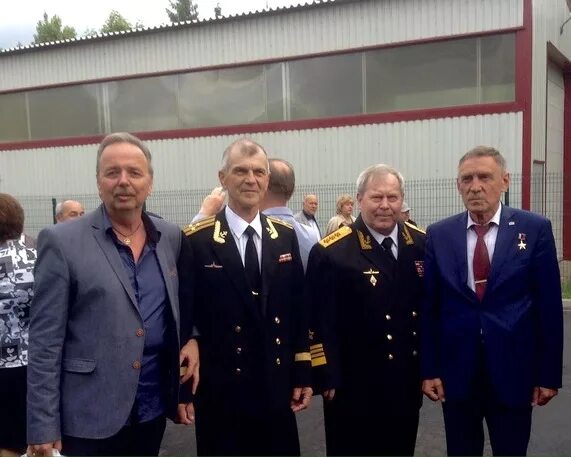 командир дивизии подводных лодок. 1972-1975 северный флот гаджиево. 26 дивизия подводных лодок тоф. командир дивизии подводных лодок. прокофьев владимир севмаш.