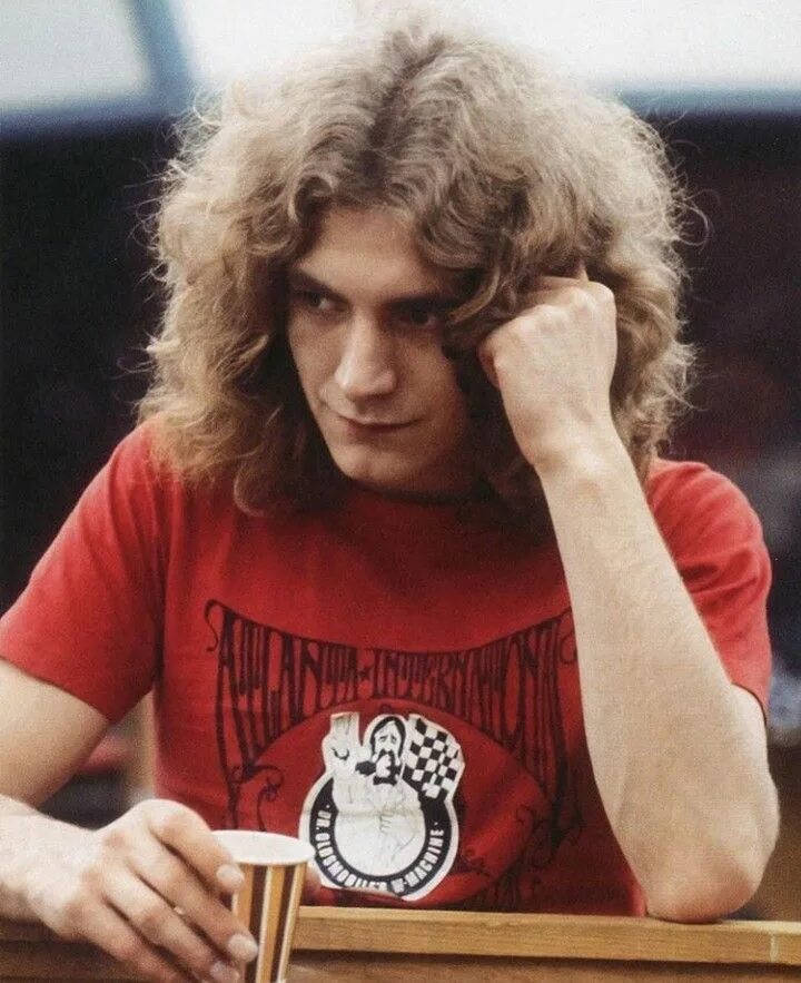 Солист лед зеппелин. Роберт плант. robert plant led zeppelin. лед зеппелин роберт плант в молодости. солист led zeppelin.