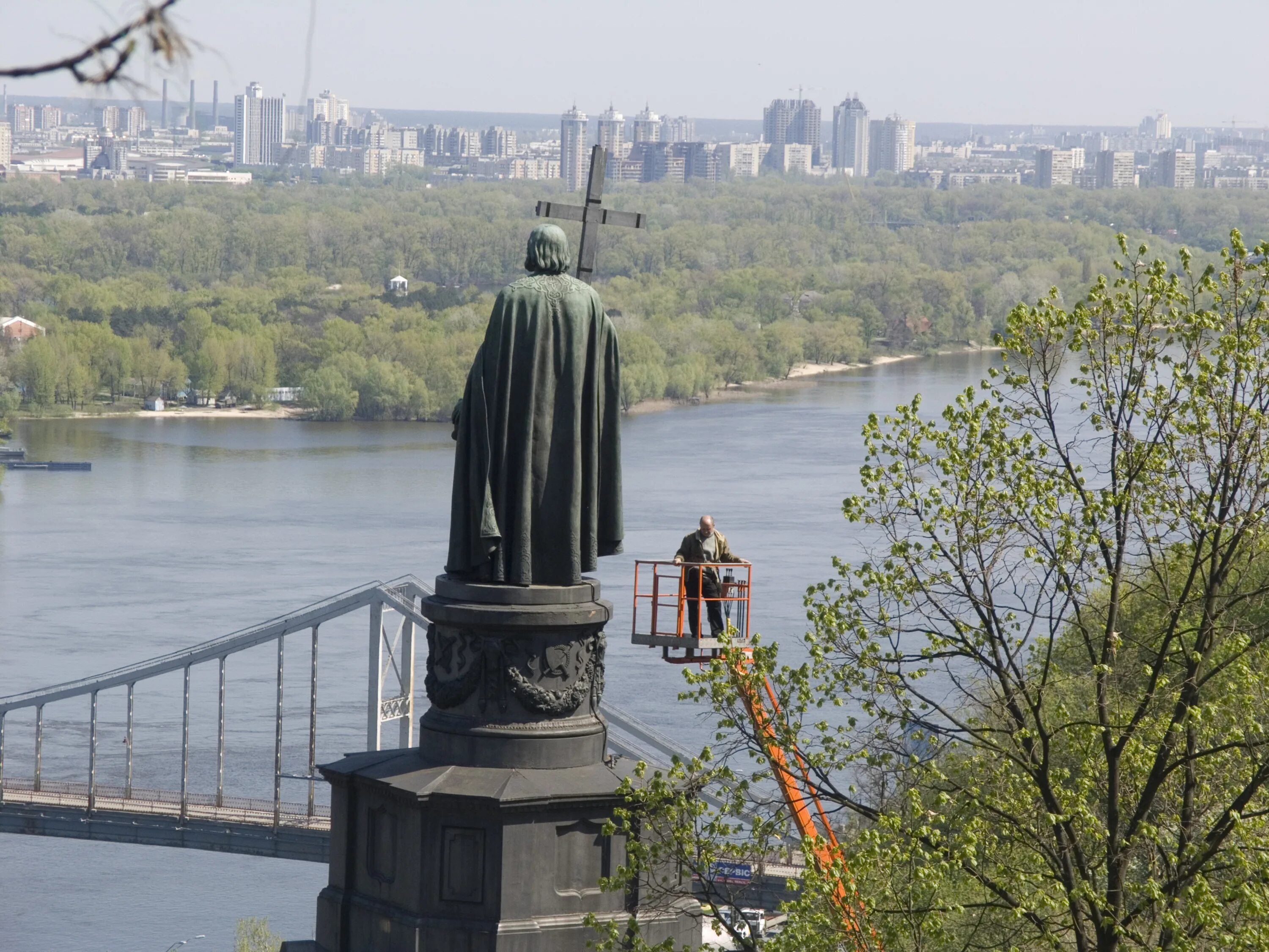 Памятник Владимиру в Киеве. Памятник Владимиру великому (Киев). Памятник князю Владимиру в Киеве. Памятник Владимиру над Днепром. Памятник князю в киеве