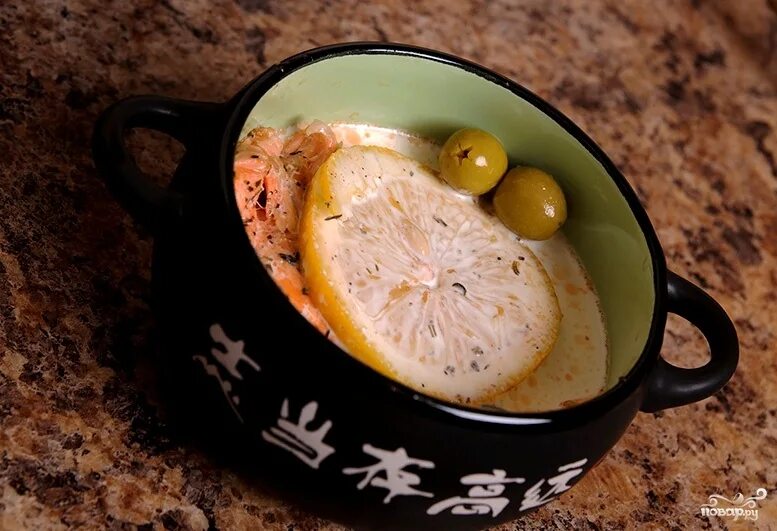 Семга с овощами в горшочках. Горбуша в горшочках в духовке. Сёмга в горшочке в духовке. Семга запеченная в горшочке. Семга в горшочке.