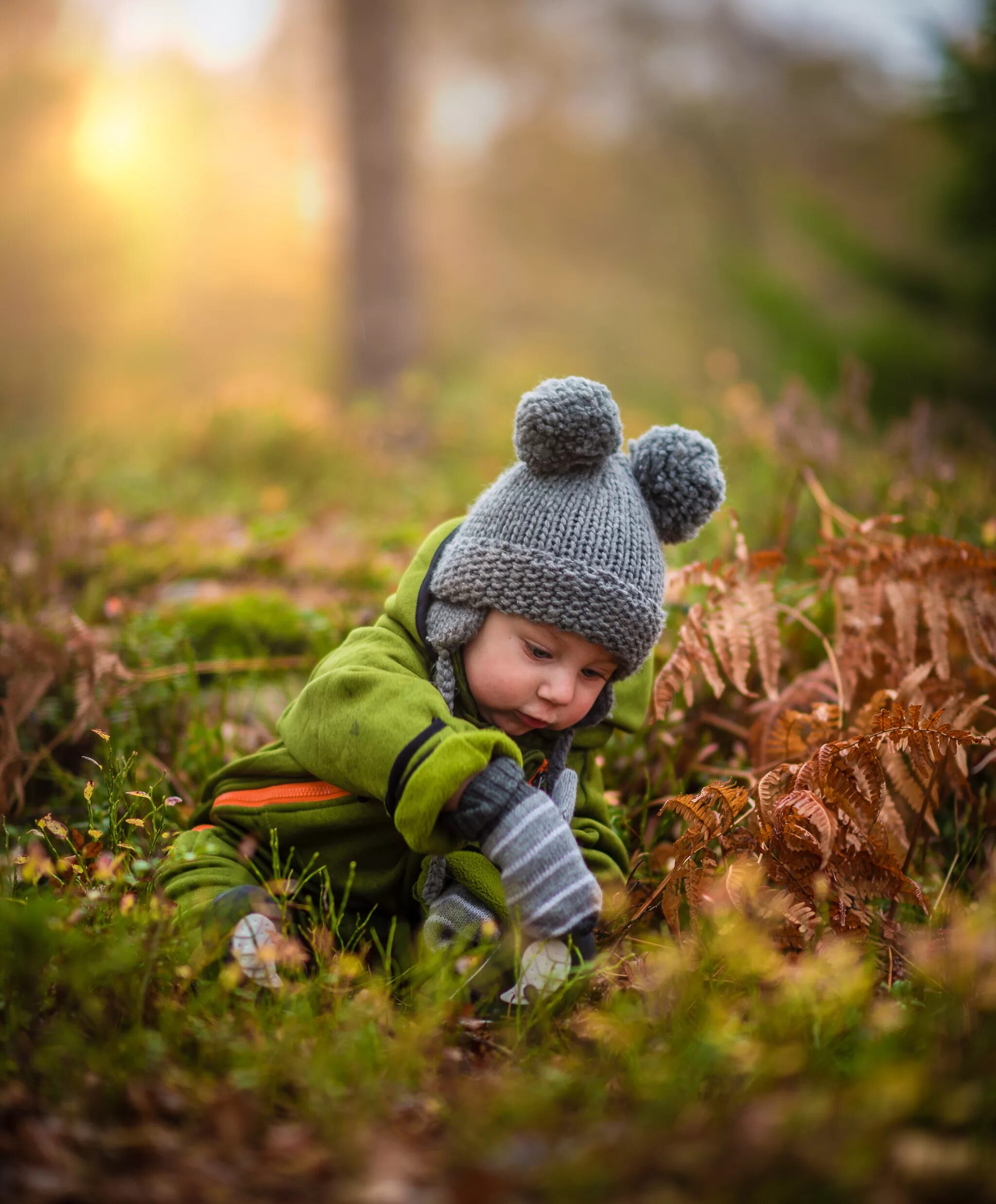 Child nature. Дети и природа. Осень для детей. Малыши. В лесу. Маленькие дети на природе.