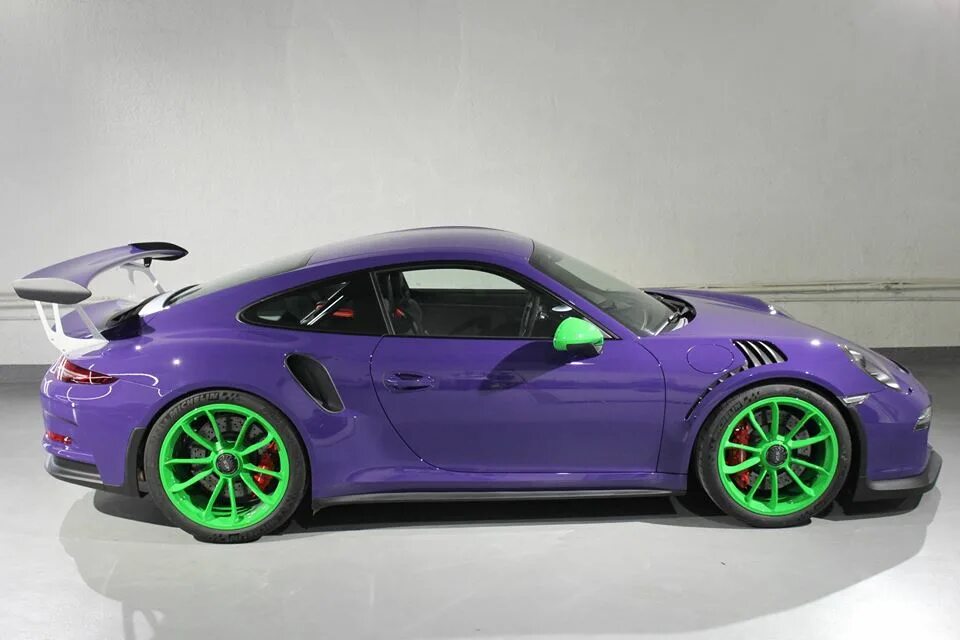 Электро зеленый. Porsche gt3 винил зеленый Дино. Porsche 991 Aventurine Green. Электро зеленый цвет. Порш 911 ГТ 3 РС фиолетовый.