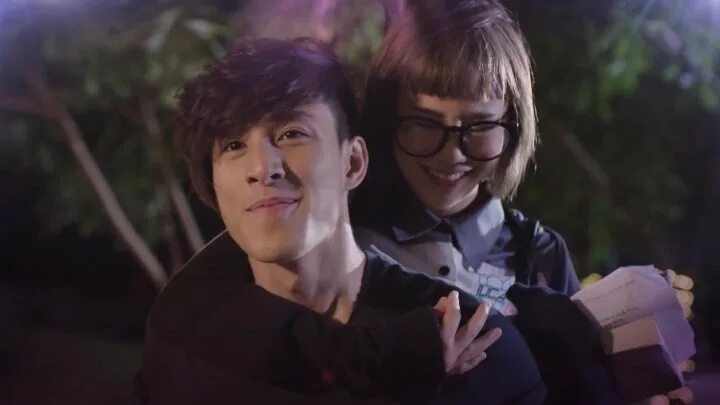 Сумасбродный. Сумасбродный. Сумасбродный музыкант плакат. Сумасбродный. Kan kunchanuj kengkarnka.