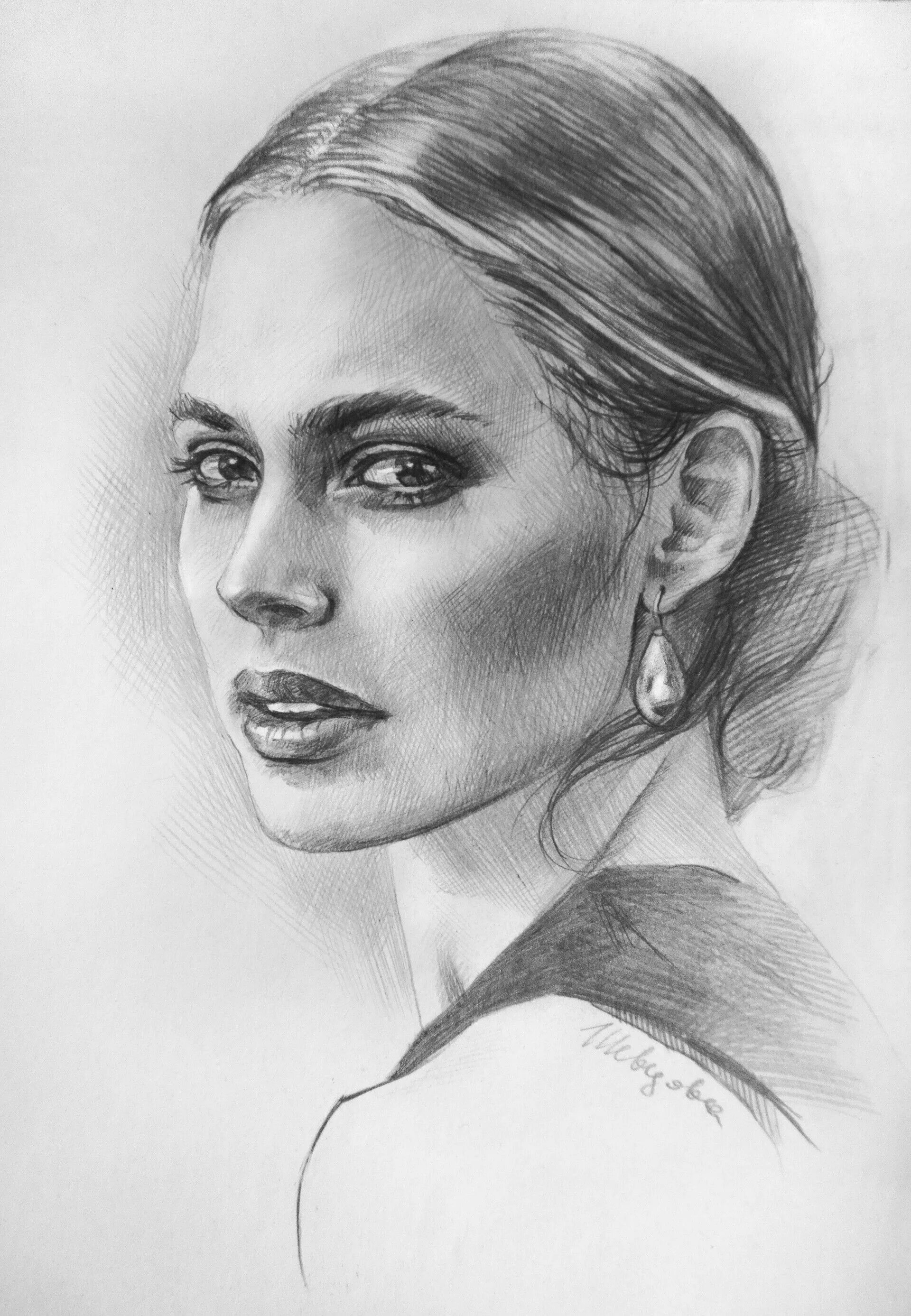 Графический портрет. Зарисовки портретов карандашом. Наброски портретов. Нарисовать портрет в графике. Портрет сепией академический.