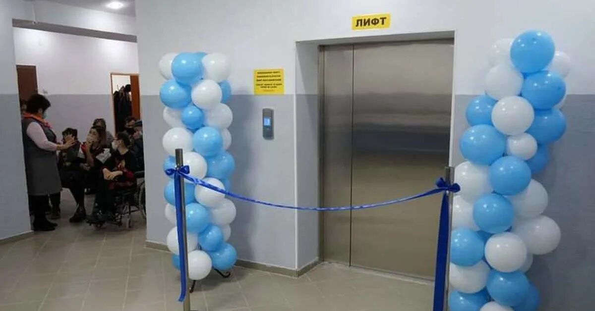 Подъемники эльбрус поляна азау. Во сколько открываются подъемники. Канатная дорога сочи красная поляна. Красная поляна горнолыжный курорт. Гора чегет канатная дорога.