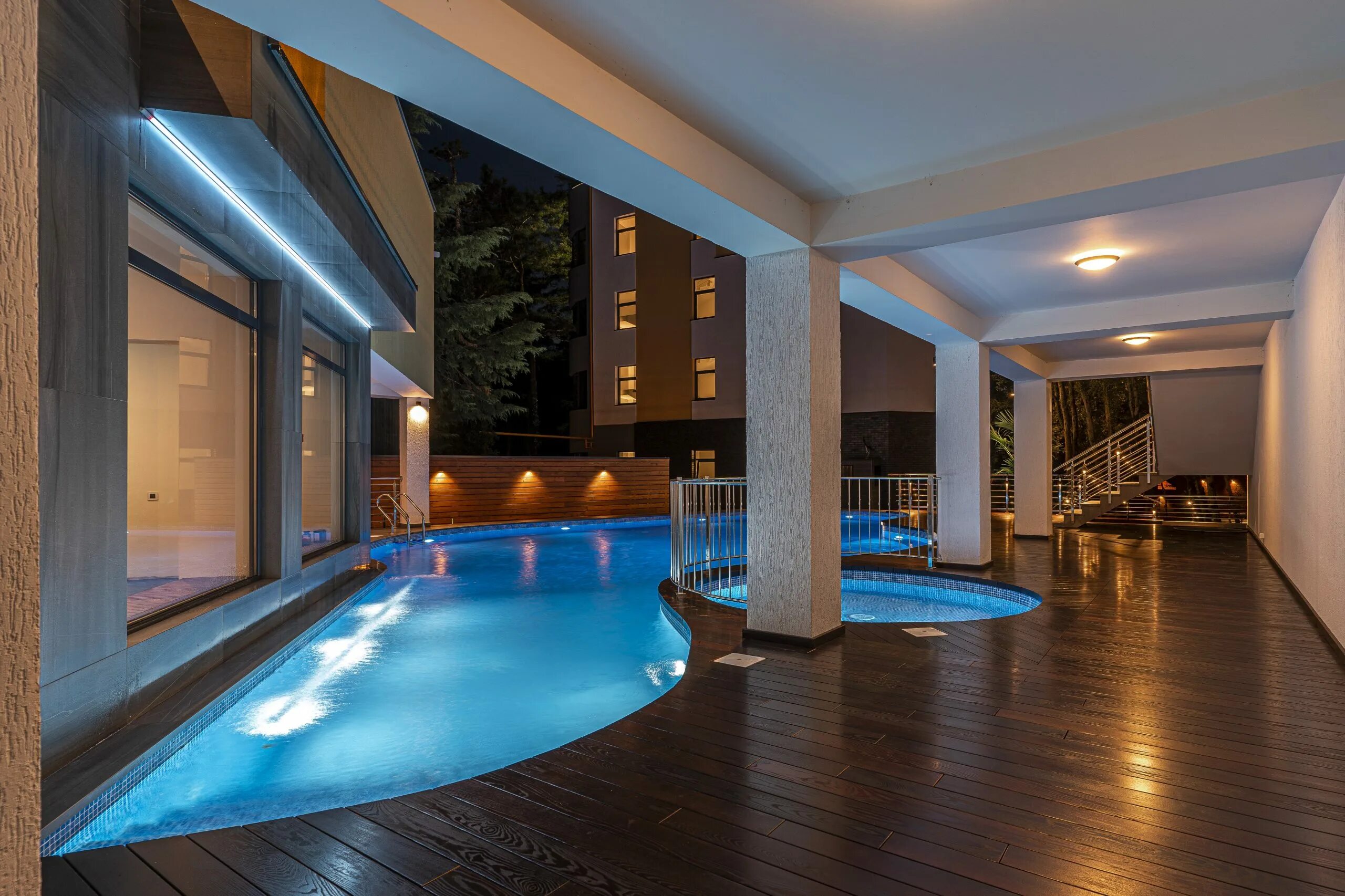 Красивые бассейны сочи. Сити парк отель сочи бассейн. city park hotel sochi бассейн. отели сочи с бассейном. дагомыс отели с бассейном.