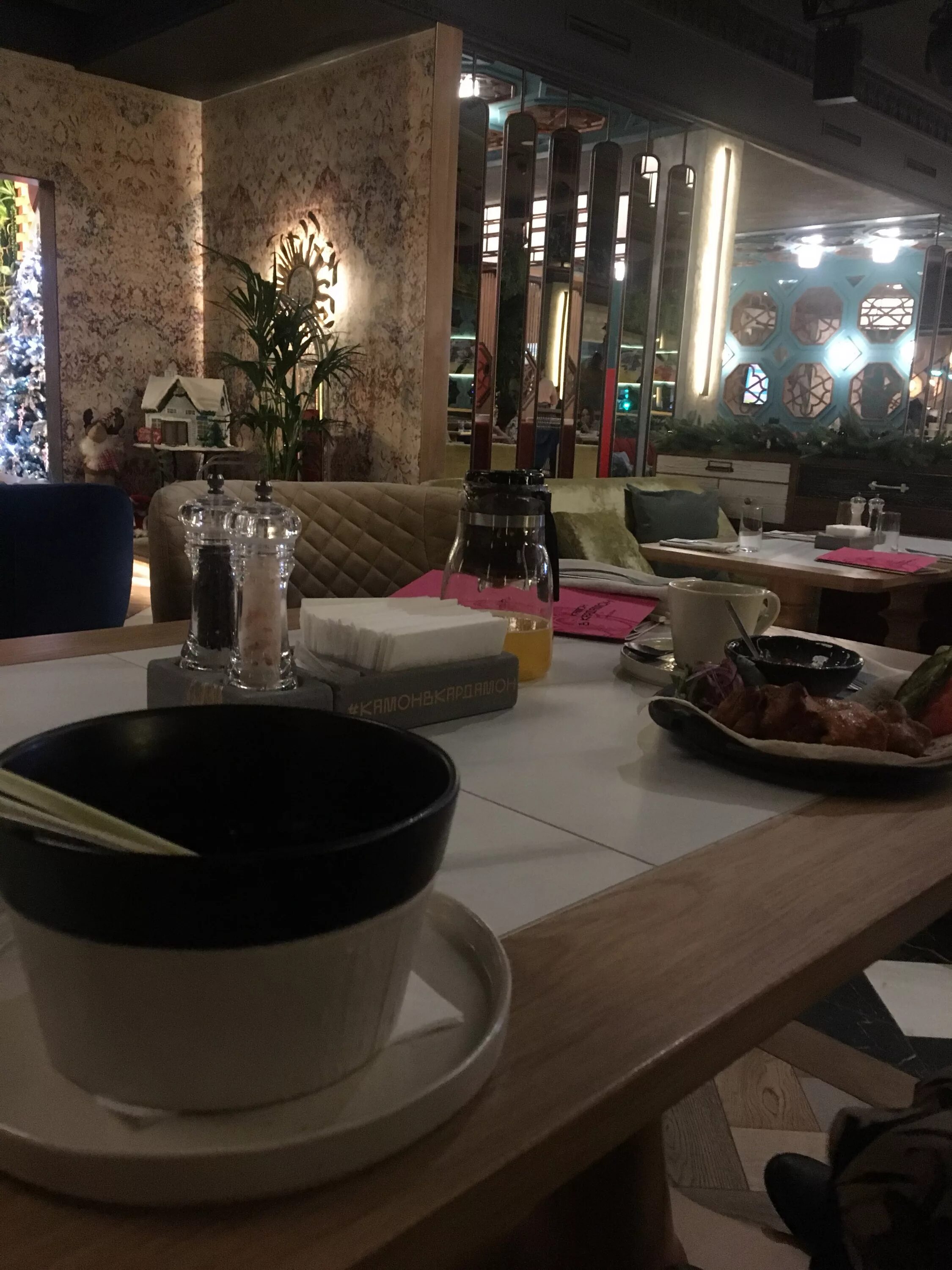 Camon оренбург. Камон кафе оренбург. Челябинск улица братьев кашириных 140 камон в кардамон. Наршараб ресторан баку. Nar sharab баку ресторан.