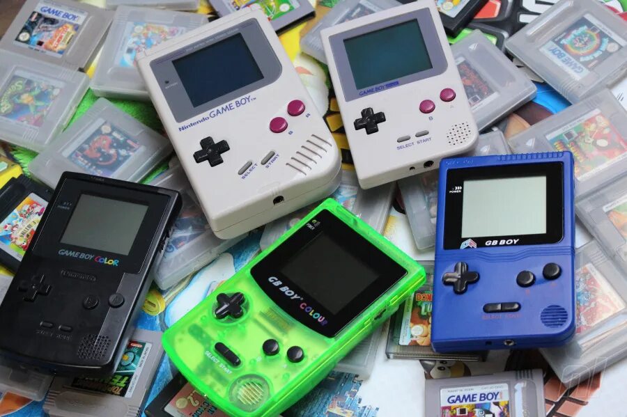 Game boy color. Геймбой колор. Нинтендо колор. Игровая приставка геймбой Мадагаскар. Игровая приставка геймбой Сочи.