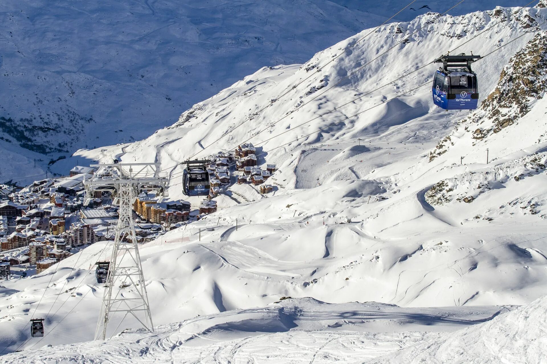 Горнолыж. Val thorens. Куршавель горнолыжные курорты. Валь торанс (val thorens), франция. Les 3 vallees фото курорта.