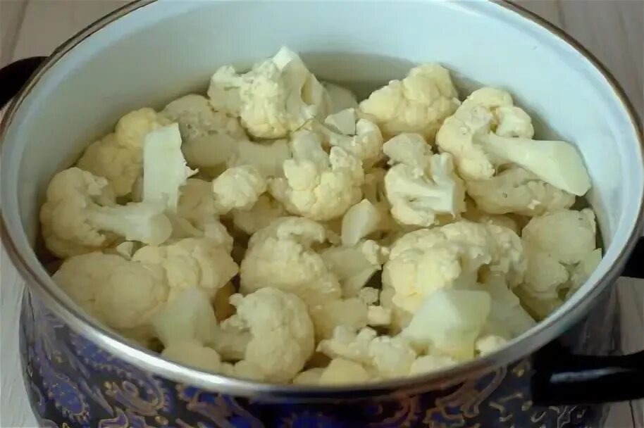 Отвариваем цветную капусту. Как отварить цветную капусту. Как сварить цветную капусту. Варить цветную капусту вкусно. Цветная капуста вареная.