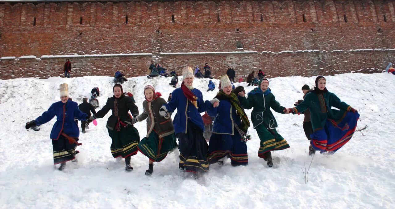 День города великий новгород 2022. Великий новгород ганзейский фестиваль. Праздник дня города великий новгород. Новогодние гуляния в великом новгороде. Группа звери разгоняй.