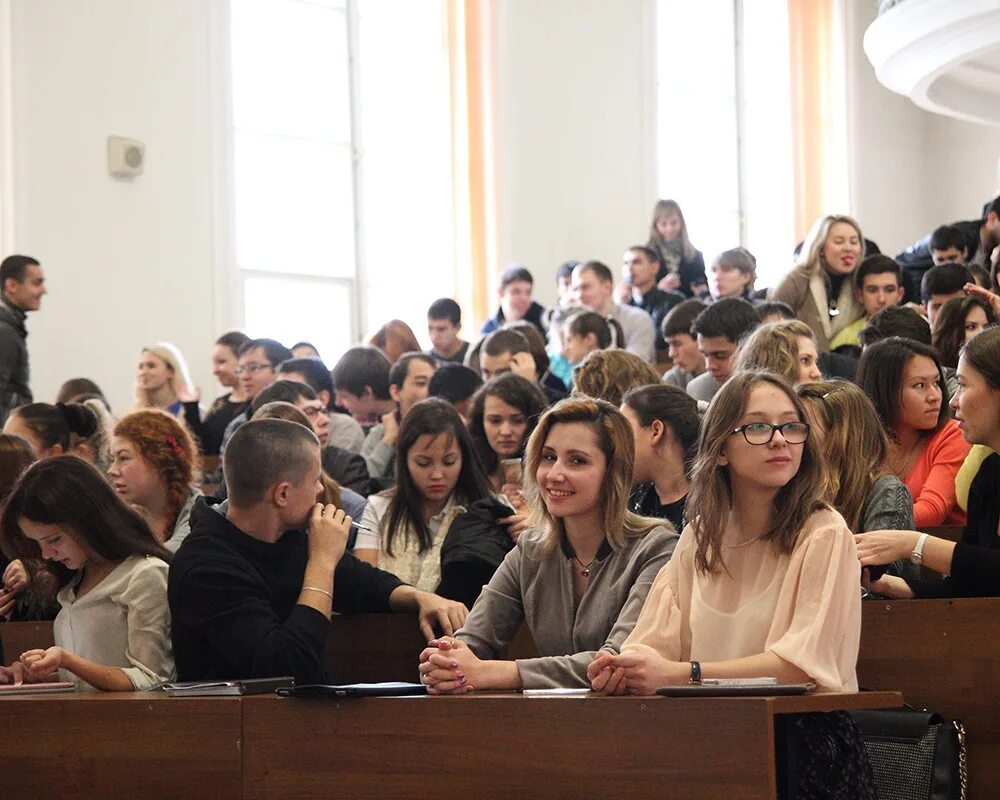 Студенты в русской истории. С праздником студентов. Казанский финансовый университет студенты. Студенты в вузе. Студенты в русской истории.