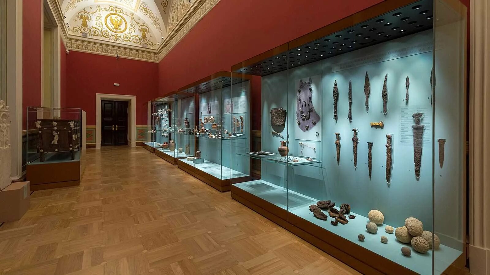Зал древностей. Эрмитаж залы северного причерноморья. эрмитаж зал римская империя. археологический музей эрмитаж.