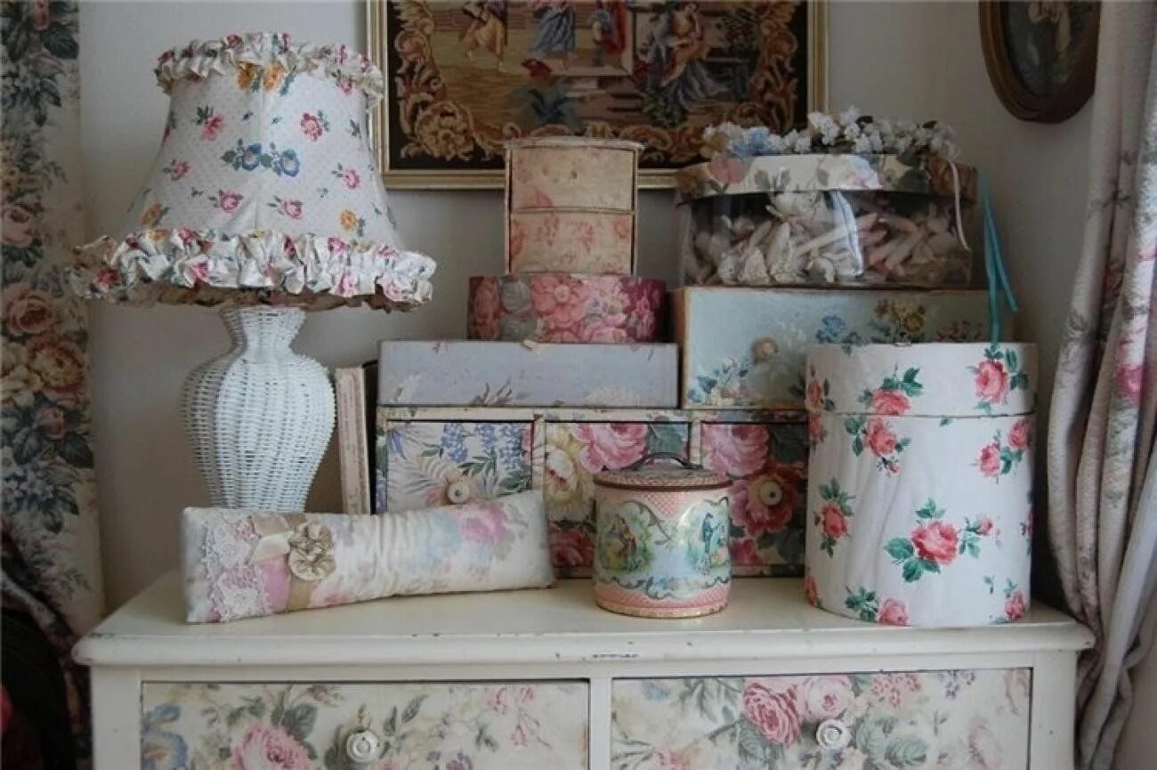VIBEKE DESIGN: gamle møbler Dekorasjon, Blått, Fargerik