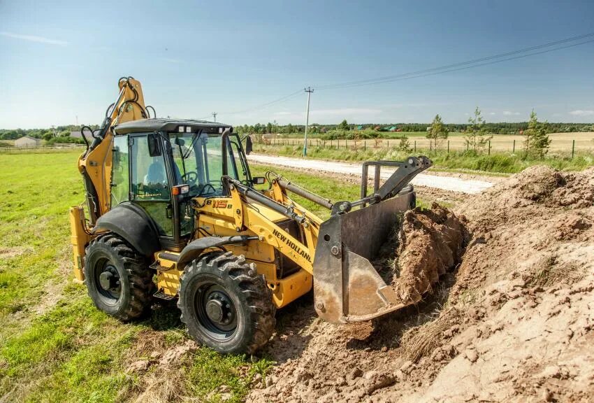 Экскаватор-погрузчик New Holland b115b. Самый мощный экскаватор погрузчик. Самый крутой экскаватор погрузчик. Самый популярный экскаватор погрузчик в России. Рейтинги экскаваторов