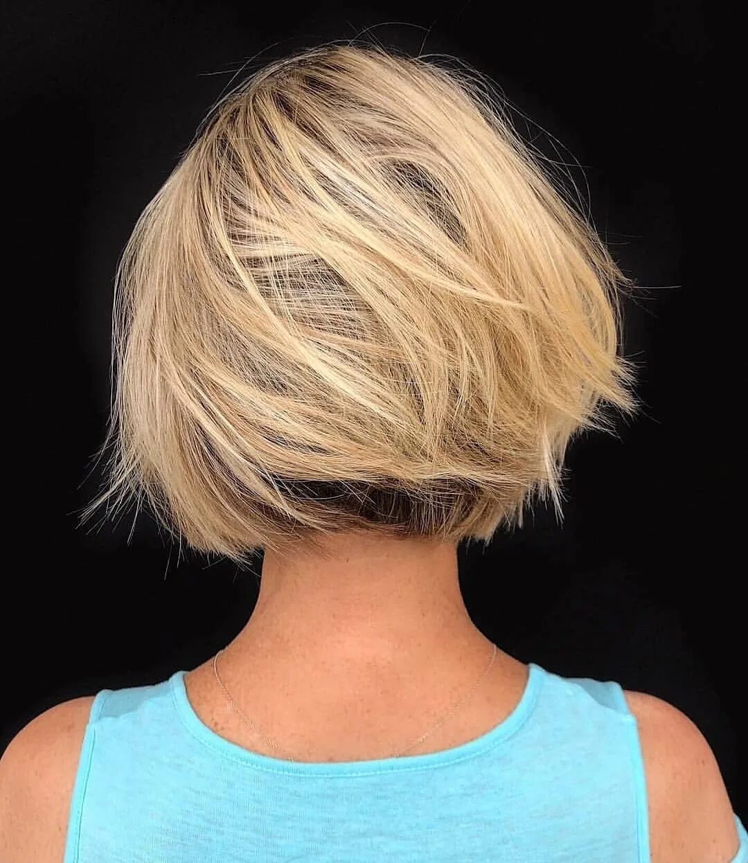 градуированный боб на средние темные волосы. многослойный боб фото. Creamy toffee фото парик. многослойный боб( слоистый боб). стрижки боб пикси каскад.