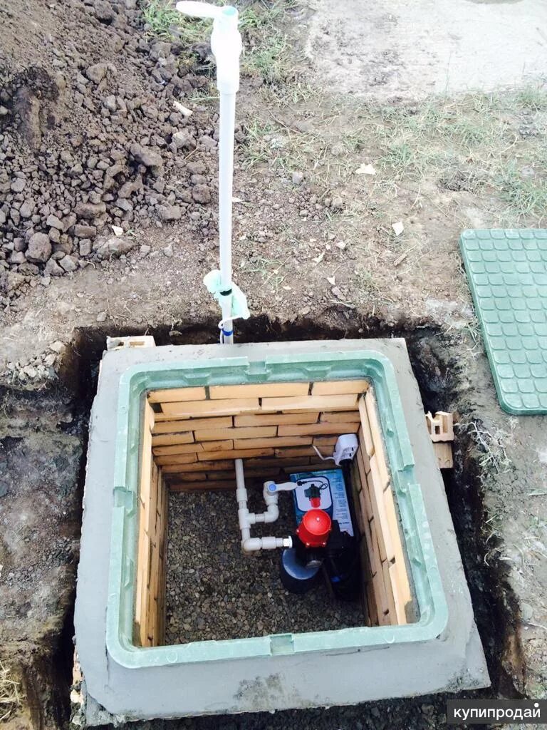 Кессон из кирпича. Приямок для бурения скважины. обустройство приямка для скважины. кессон для скважины из кирпича. оборудование приямка для скважины.