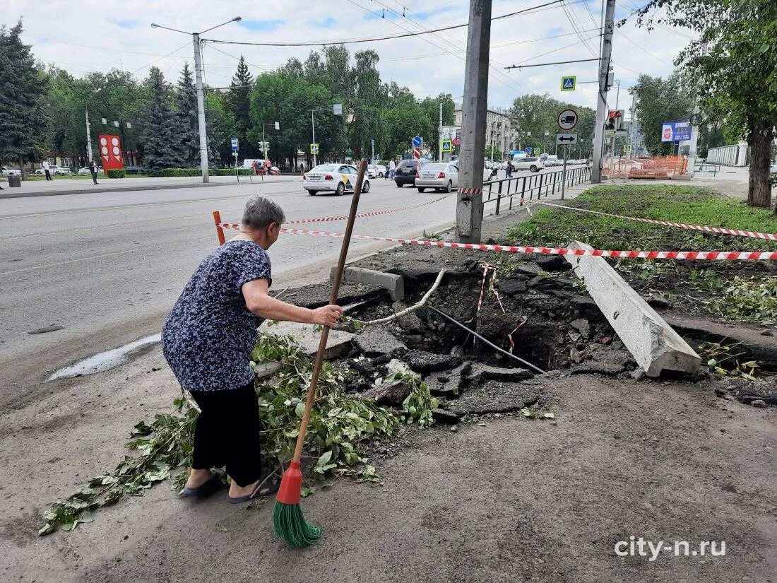 Трагические новости Новокузнецка. Фонтан на Курако Новокузнецк. Новокузнецк Су новости. Фонтан около ЗАГСА Новокузнецк. Купить в новокузнецке сегодня