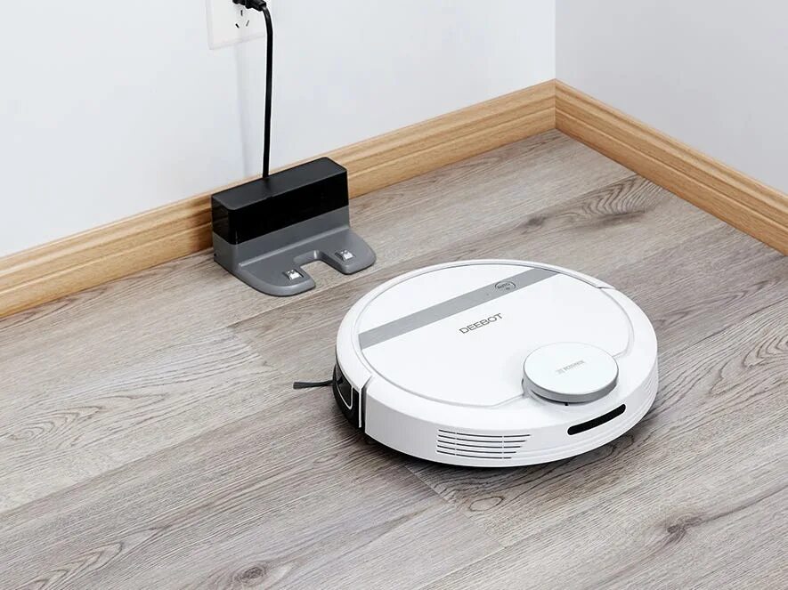 Топ роботов пылесосов 2024 цена качество. Робот пылесос Deebot Ecovacs. Робот-пылесос Xiaomi со станцией самоочистки. Deebot 900. Робот пылесос Ecovacs Deebot n8(Global).