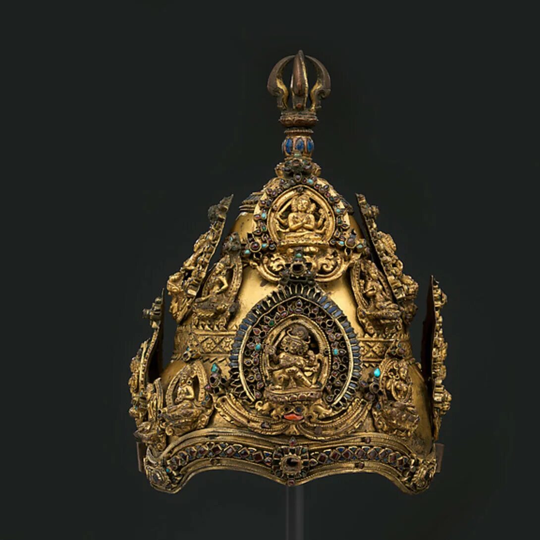 Царск. Корона Ваджра. Виттельбахская корона. Корона Королевская 2 век музея. Корона Непала.