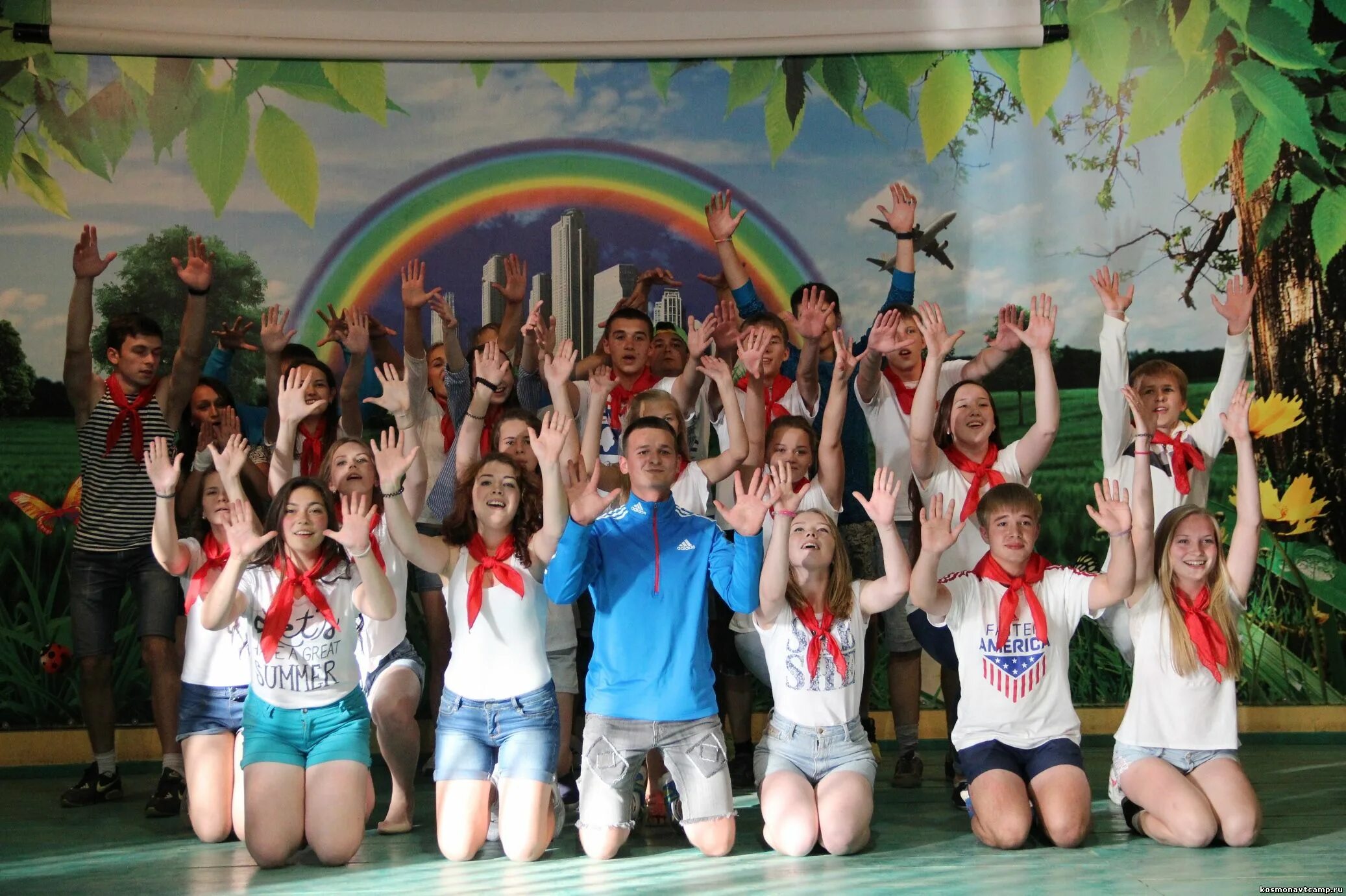 Как звали вожатую. Детский лагерь вожатые. Бесконечное лето славя и ульяна. Как звали вожатую. Как звали вожатую.