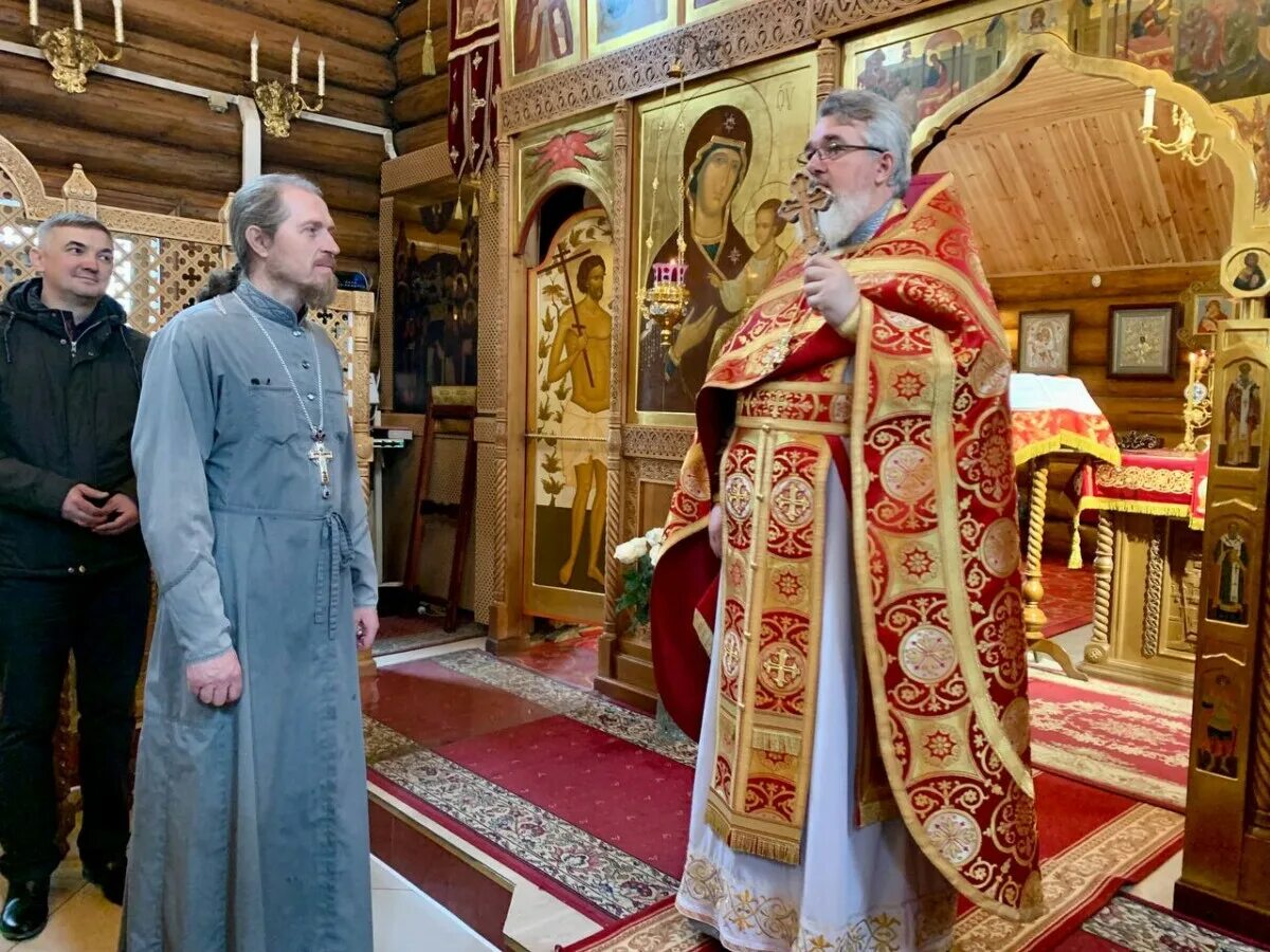 похороны настоятеля воскресенского собора в вичуге фото. отец василий тутаев. хоменец нил божеславович. настоятели воскреснской церкви томск. священники рыбинска.