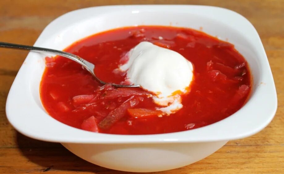В борщ добавить лимонную. Бабушкин борщ. бабушка с борщом. вкусный бабушкин борщ. борщ с лимоном.