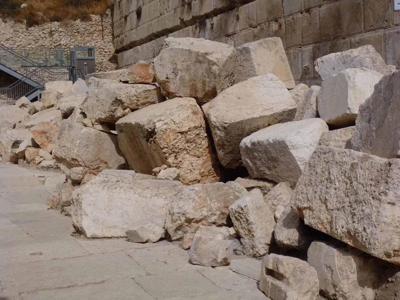 Stone fell. Камень основания Иерусалим. Stone destroy. Sand-colored Stone Jerusalem.