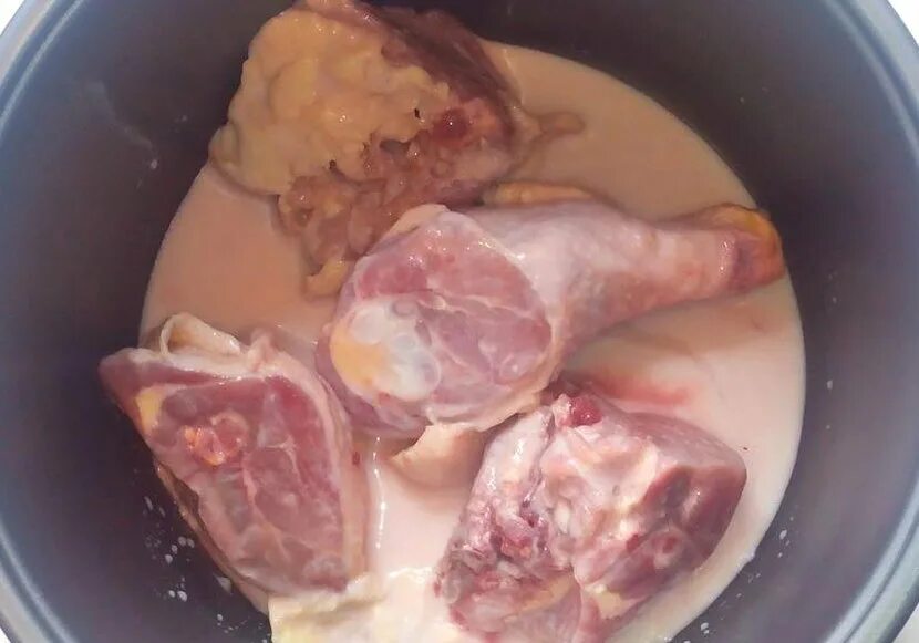 Окорок в мультиварке рецепты. Куриные окорочка в мультиварке. окорочка запеченные в мультиварке. куриные окорочка в скороварке. жарка окорочка в мультиварке.
