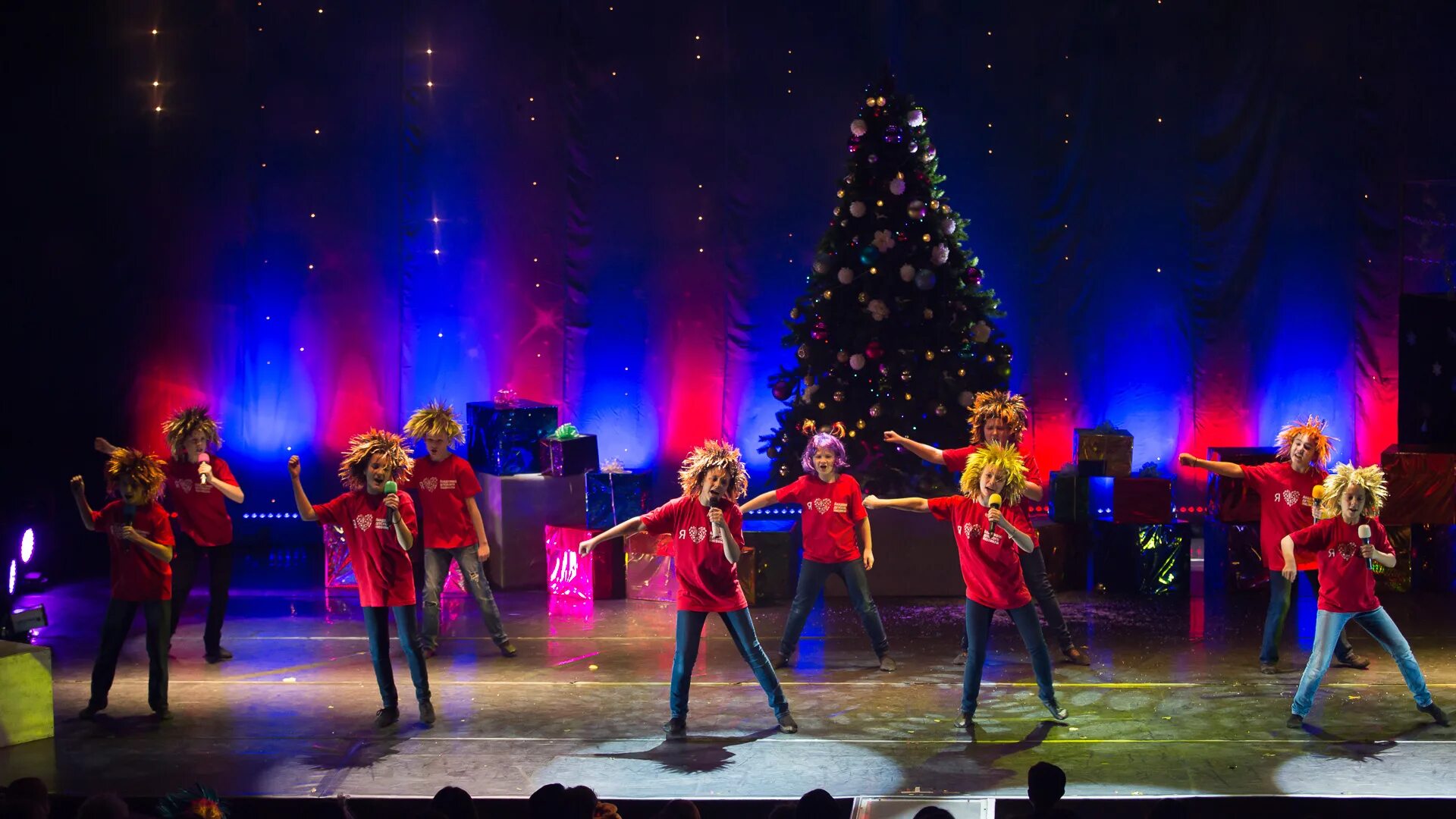 Мюзикл тольятти. Классика танцы тольятти. Театр секрет тольятти. Школьный спектакль русалочка. Фото мюзикл чудо дерево.