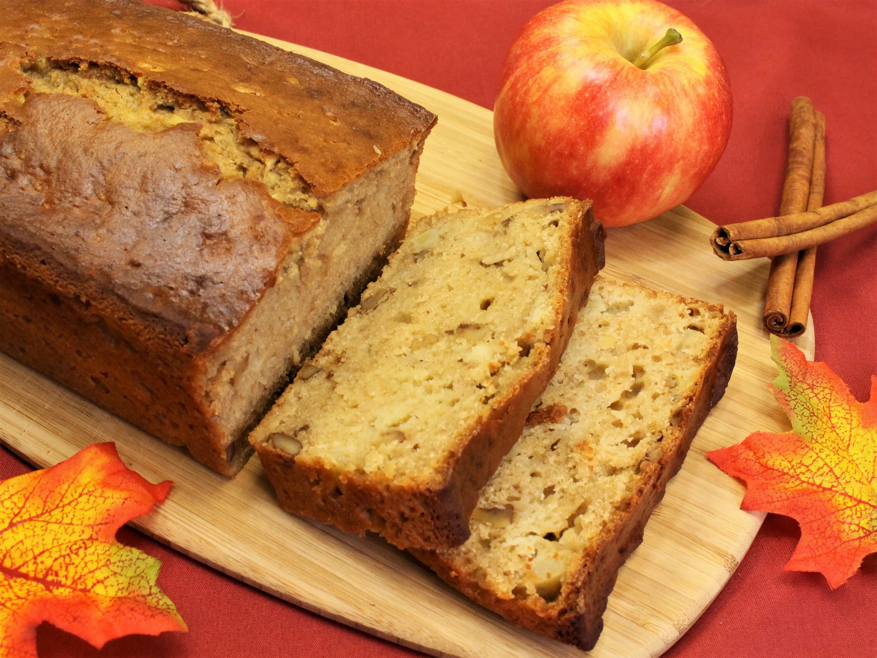 Несколько яблок обгрызанный хлеб. Хлеб детства. Смешные фразы про яблоко. Фото обгрызанных яблок. Огрызок от яблока.
