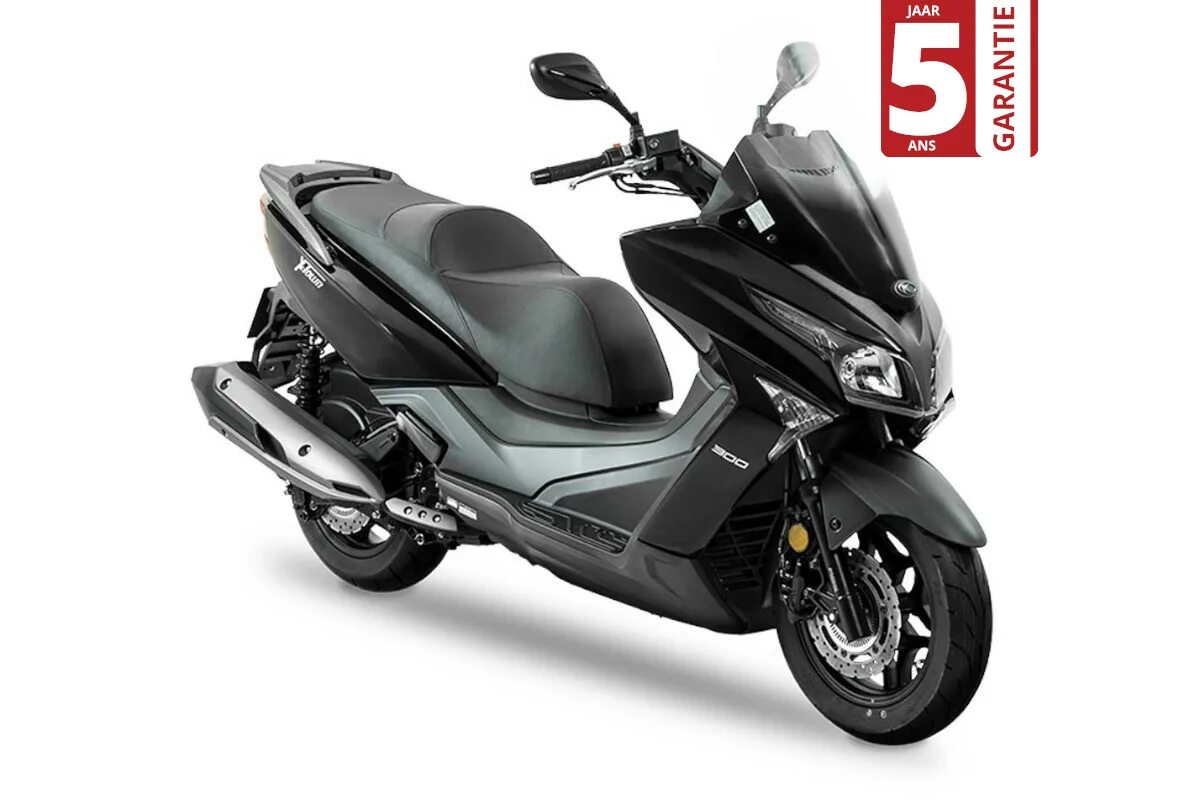 Бискутер 200 пегасин. Априлия спорт сити 250. Скутер aprilia 125. Макси скутер 200 кубов. 200 кубовые скутеры.