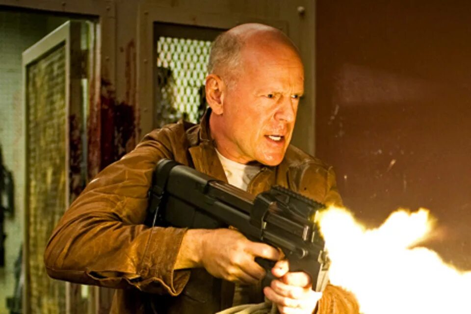 Looper Bruce Willis. Брюс Уиллис петля времени. Брюс Уиллис 1984. Брюс уиллис время