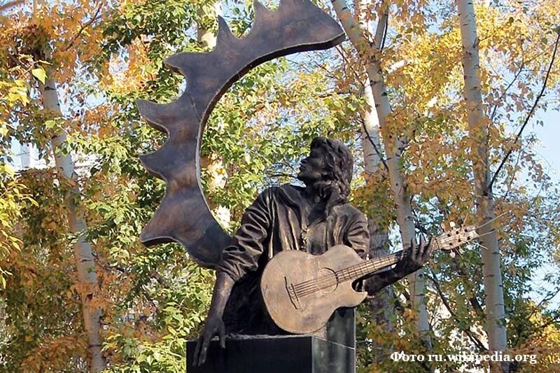 Караганда цой. Памятник виктору цою в караганде. памятник виктору цою в барнауле. памятник виктору цою в кургане. памятник цою караганда эскиз.