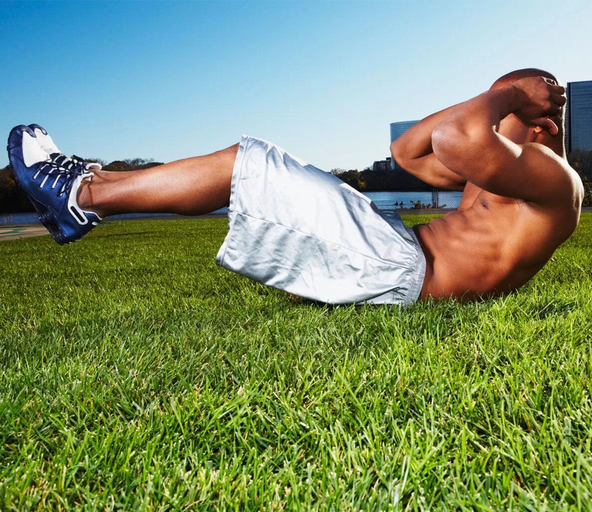 Спортивные упражнения пресс. Воркаут пресс. Мощный пресс. Пресс на улице. Идеальный пресс.