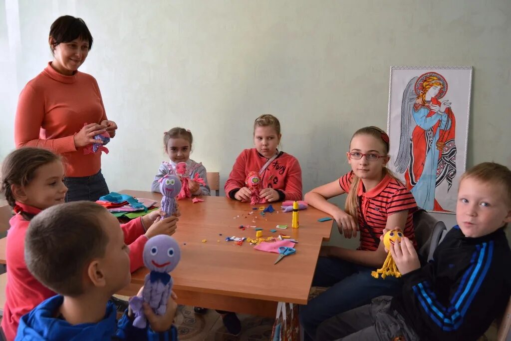 Стоит ли отдавать ребенка в школу