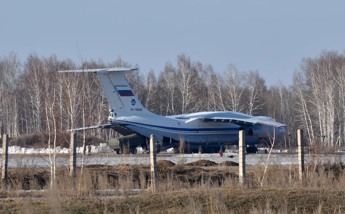 Омск Северный аэродром Омск. Омск Северный аэродром АН 22. Аэродром Омск Северный АН 12. Ту 154 аэродром Омск Северный.