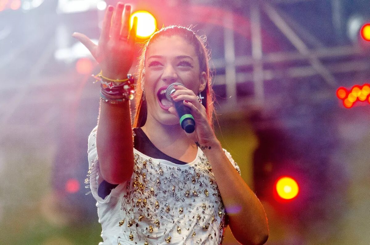 Adamou na ti. Песня иви сонг. Adamou na ti. Adamou na ti. Adamou na ti.