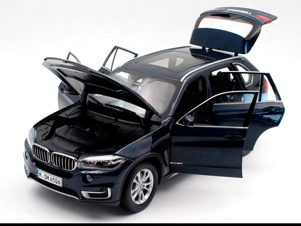 Моделька бмв х5. Модели бмв х5. бмв х5 1/18. bmw x7 1 18. модель 1 18 bmw x5.