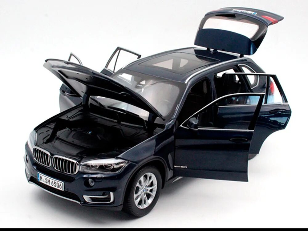 Модель 1 10 купить. Модели БМВ х5. БМВ х5 1/18. 1/18 BMW x7. Коллекционная модель BMW x5.