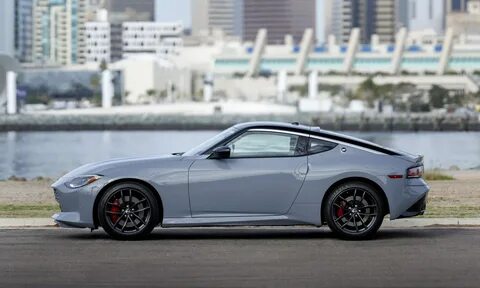 Nissan z10