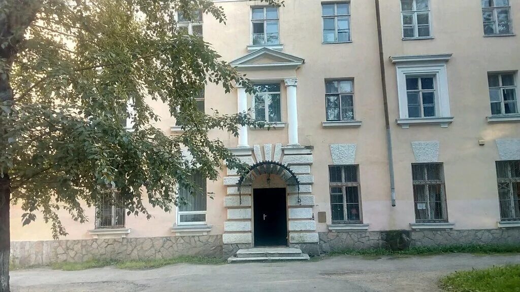 Урфу мира 28. Екатеринбургский машиностроительный колледж екатеринбург. Микробиологическая лаборатория. Химико машиностроительный колледж екатеринбург. Химико механический техникум березники.